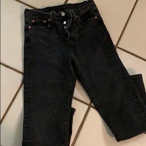 Levi's Wedgie fit Grayish black worn once Cropped